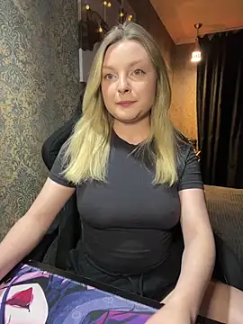 Lina ly online show from 11-13-25, 09:03