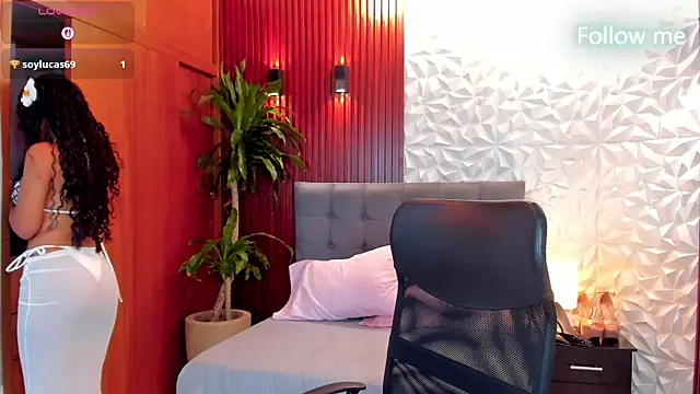 Snapshot of Sasha_rd chatting on 05-22-26, 01:17 Sasha rd online show from 05-22-26, 01:17