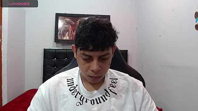 Alejandroo 22 online show from 03-12-25, 02:56