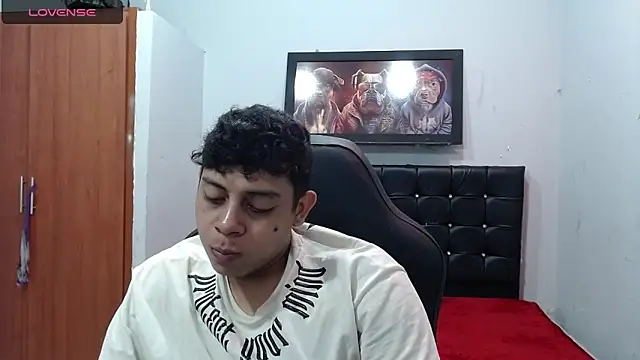 Alejandroo 22 online show from 03-17-25, 01:08
