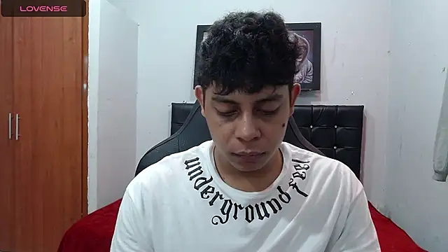 Alejandroo 22 online show from 03-20-25, 06:31