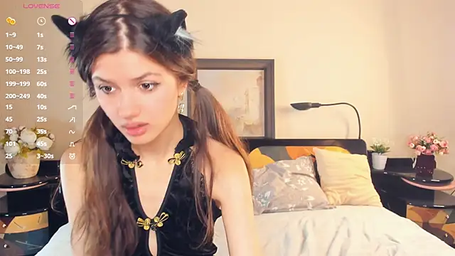 Snapshot of CathrynCovil chatting on 05-08-26, 12:43 CathrynCovil online show from 05-08-26, 12:43