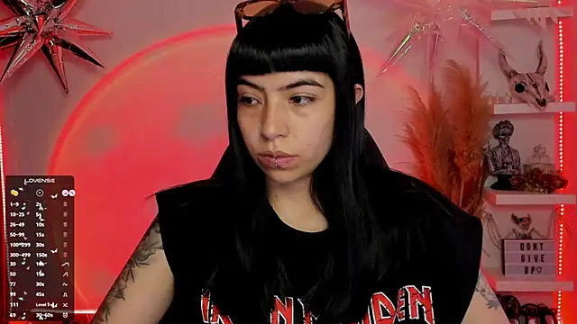 Snapshot of Saraa_Desiree chatting on 03-05-25, 10:54 Saraa Desiree online show from 03-05-25, 10:54