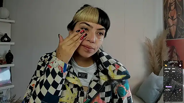 Snapshot of Saraa_Desiree chatting on 09-11-25, 12:38 Saraa Desiree online show from 09-11-25, 12:38