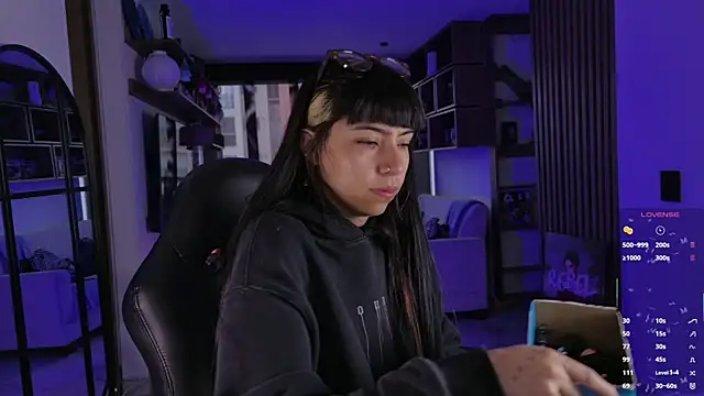 Saraa Desiree online show from 04-15-26, 01:51