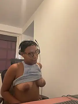 Snapshot of Melia_Rayne chatting on 06-29-26, 09:48 Melia Rayne online show from 06-29-26, 09:48