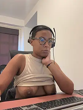 Snapshot of Melia_Rayne chatting on 07-03-26, 09:48 Melia Rayne online show from 07-03-26, 09:48