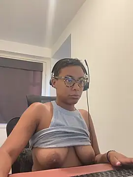 Snapshot of Melia_Rayne chatting on 07-16-26, 09:15 Melia Rayne online show from 07-16-26, 09:15