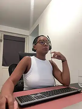 Snapshot of Melia_Rayne chatting on 07-21-26, 11:34 Melia Rayne online show from 07-21-26, 11:34