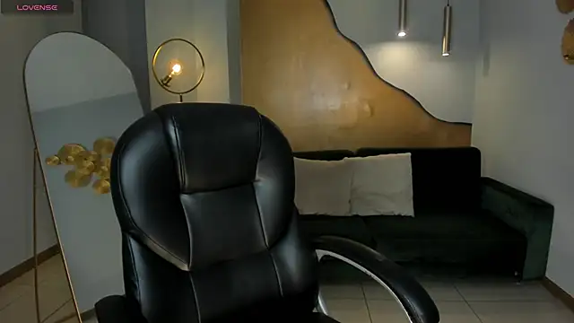BellaClark1 online show from 10-10-25, 03:27