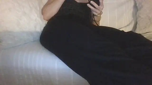 Snapshot of Valentinette chatting on 04-22-26, 08:21 Valentinette online show from 04-22-26, 08:21