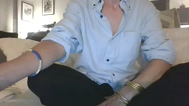 Snapshot of Valentinette chatting on 05-14-26, 07:09 Valentinette online show from 05-14-26, 07:09