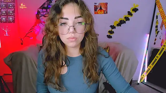 kiki swan online show from 10-30-25, 10:06