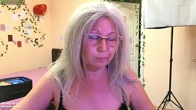 Snapshot of Wane_Witch chatting on 07-29-26, 04:27 Wane Witch online show from 07-29-26, 04:27