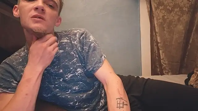 Ilovepussy1911 online show from 03-25-26, 05:35