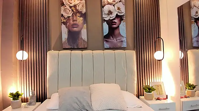 GiannaColling1 online show from 10-30-25, 07:36