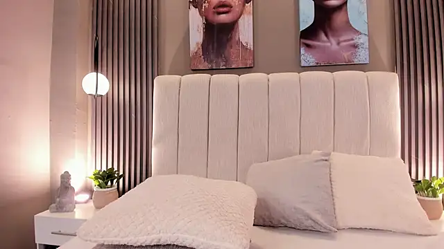 GiannaColling1 online show from 11-27-25, 12:51