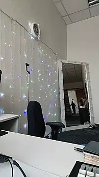 Juicy PeachLux online show from 02-16-26, 09:49