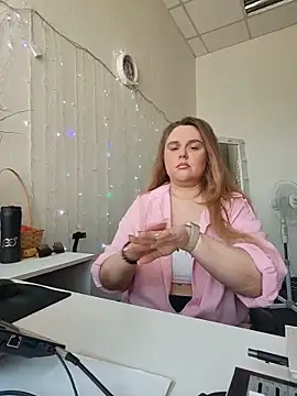 Juicy PeachLux online show from 05-17-26, 07:39