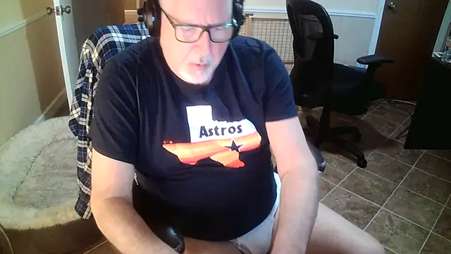 superbearboss online show from 10-26-25, 01:39