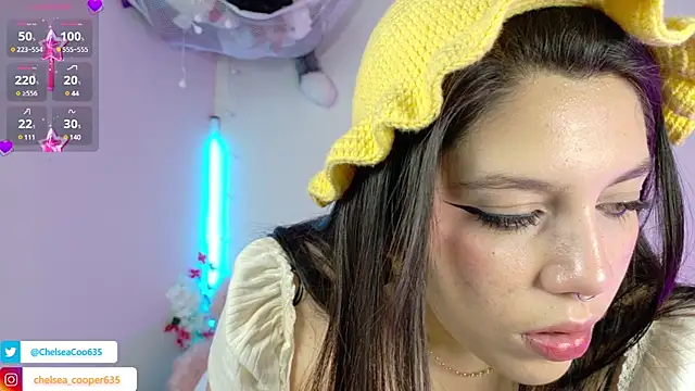 Snapshot of chelsea__coo chatting on 03-12-25, 08:31 chelsea  coo online show from 03-12-25, 08:31