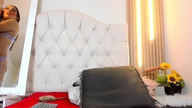 Snapshot of Alexa_Bravva chatting on 10-02-25, 04:19 Alexa Bravva online show from 10-02-25, 04:19