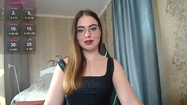 Snapshot of Leila_Kissyu chatting on 03-28-26, 02:27 Leila Kissyu online show from 03-28-26, 02:27