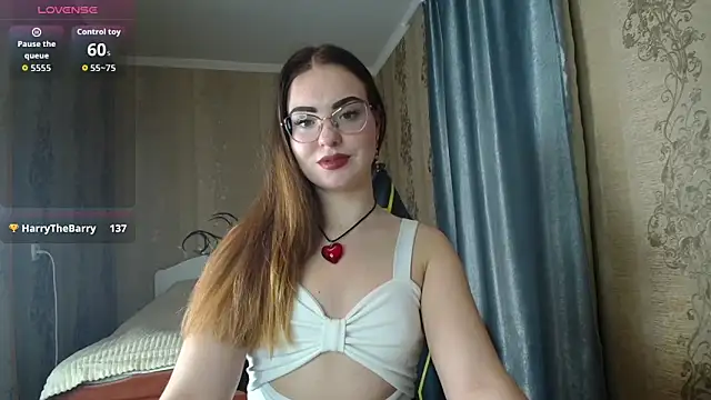 Snapshot of Leila_Kissyu chatting on 03-29-26, 05:57 Leila Kissyu online show from 03-29-26, 05:57