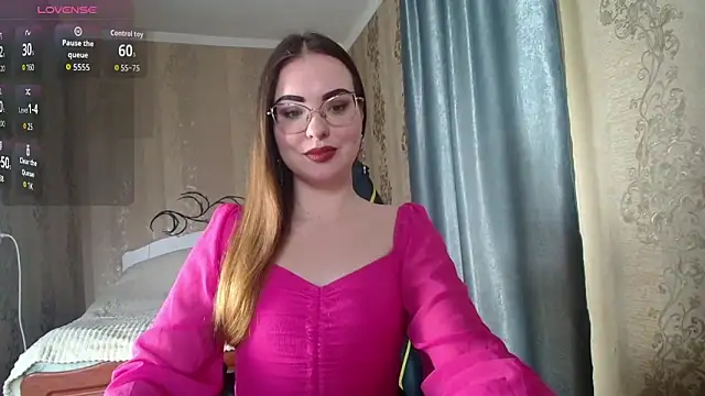 Snapshot of Leila_Kissyu chatting on 04-14-26, 10:10 Leila Kissyu online show from 04-14-26, 10:10