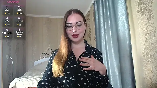 Snapshot of Leila_Kissyu chatting on 04-26-26, 09:51 Leila Kissyu online show from 04-26-26, 09:51