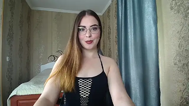 Snapshot of Leila_Kissyu chatting on 05-15-26, 10:11 Leila Kissyu online show from 05-15-26, 10:11