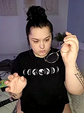 Saucy-Serenity online show from 01-11-26, 08:03