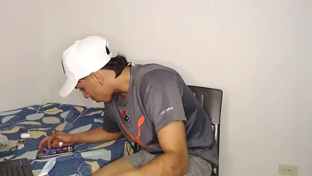 Monkey uchiha777 online show from 11-20-25, 01:50