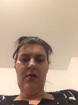 Curvy-Essex-Milf online show from 03-14-25, 08:28