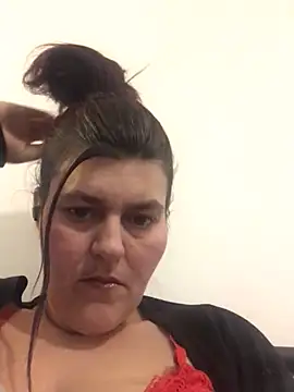 Curvy-Essex-Milf online show from 03-22-25, 12:17