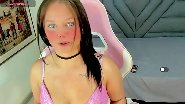 Snapshot of vella_sex chatting on 03-17-25, 05:38 vella sex online show from 03-17-25, 05:38