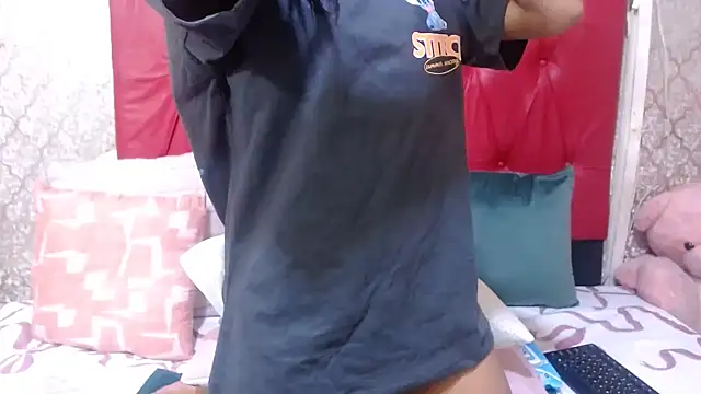 BondiBitch online show from 09-19-25, 04:07