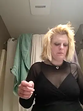 Snapshot of KITTYBOOBOOFUXX chatting on 02-17-26, 09:28 KITTYBOOBOOFUXX online show from 02-17-26, 09:28