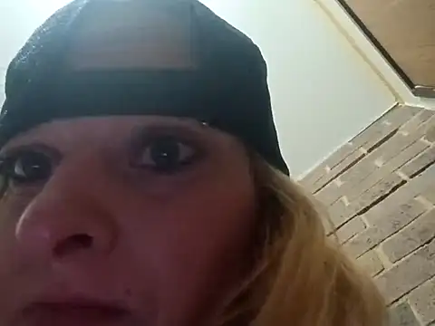Snapshot of KITTYBOOBOOFUXX chatting on 07-21-26, 10:50 KITTYBOOBOOFUXX online show from 07-21-26, 10:50