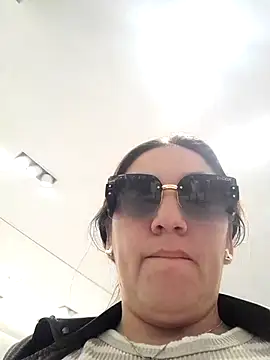 Luna-nevada online show from 11-11-25, 10:54