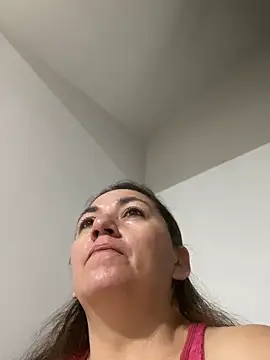 Snapshot of Luna-nevada chatting on 06-18-26, 10:47 Luna-nevada online show from 06-18-26, 10:47