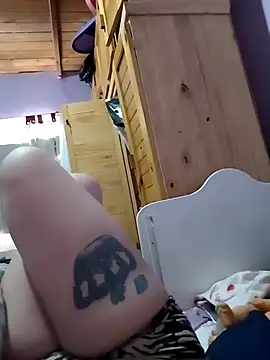 Snapshot of Putitaa34 chatting on 11-18-25, 12:31 Putitaa34 online show from 11-18-25, 12:31