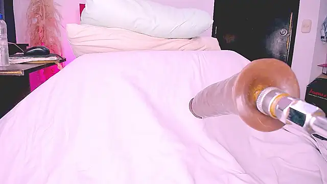 lucia-233 online show from 11-08-25, 08:40