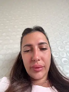 Snapshot of AleksandraRich chatting on 06-20-26, 12:58 AleksandraRich online show from 06-20-26, 12:58