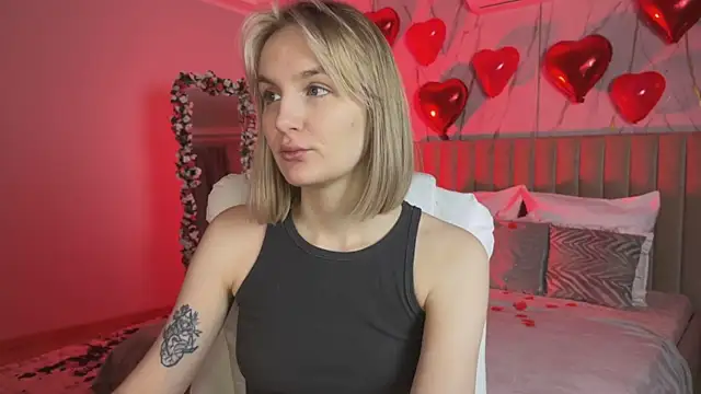  Vikky Moon  online show from 02-11-26, 12:26