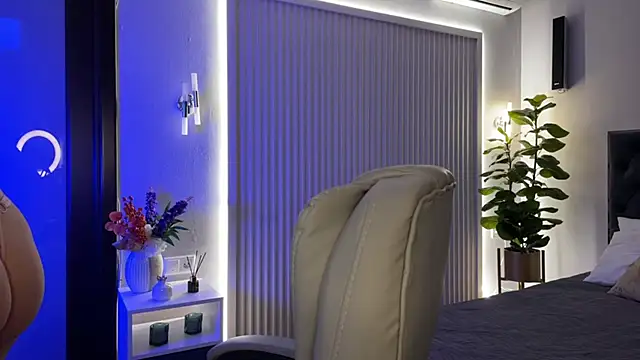 OhMyEmma online show from 11-07-25, 01:05