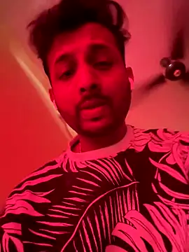 Snapshot of MIRTHICK2002 chatting on 10-17-25, 08:50 MIRTHICK2002 online show from 10-17-25, 08:50