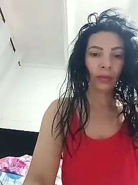 Snapshot of DaphneRosses chatting on 06-17-26, 01:45 DaphneRosses online show from 06-17-26, 01:45
