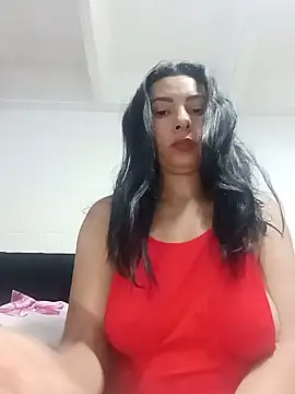 Snapshot of DaphneRosses chatting on 07-16-26, 02:34 DaphneRosses online show from 07-16-26, 02:34