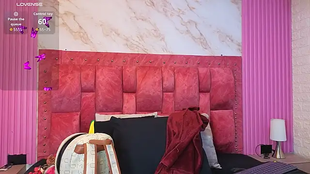 goldilockss15 online show from 04-06-26, 11:00